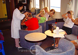 Chinese massage learning on Yangtze cruise