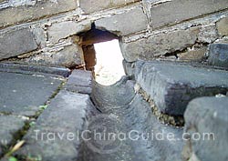 The drainage system used in the construction of the Simatai Great Wall