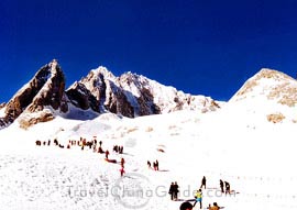 Many people climb the mountain.