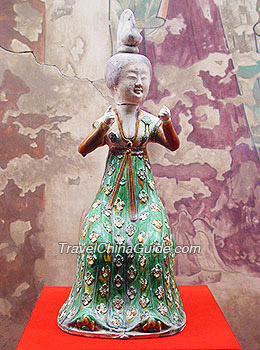 Glazed Pottery of a Maid, Tang Dynasty