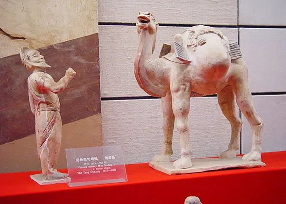 Tri-color Camel Pottery