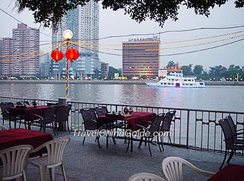 Pearl River scenery in the evening