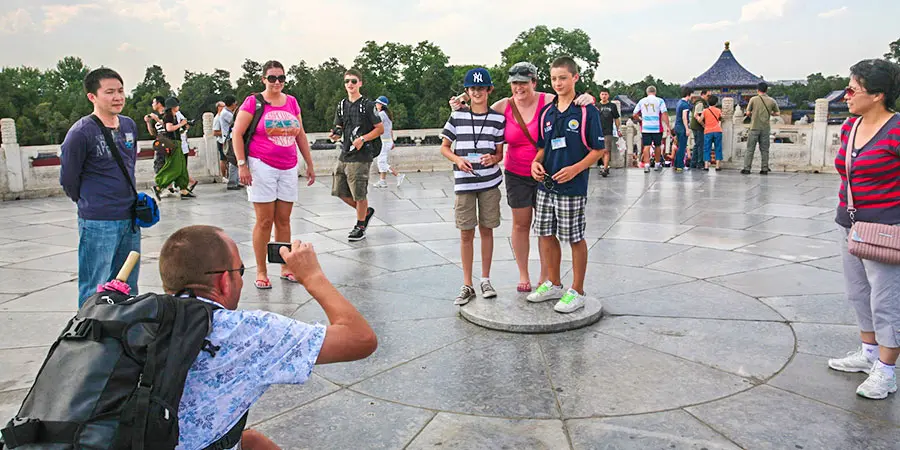 Tourists trying to hear the echo