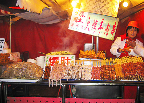 Donghuamen Snack Night Market