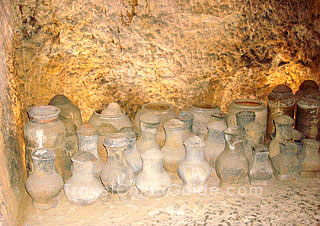 The potteries unearthed in Guishan Han Tomb