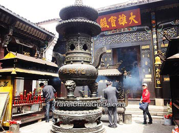 Main Hall of Huacheng Temple 