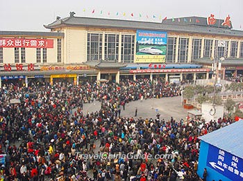 Xi'an Railway Station during Spring Festival Travel Rush
