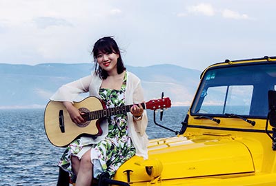 Serena Zhou at Erhai Lake, Dali, Yunnan