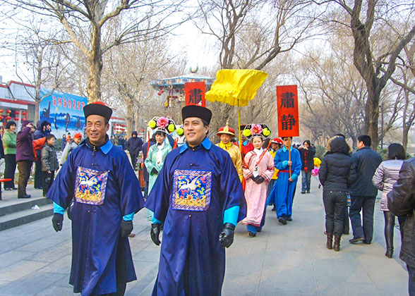Parade in Temple Fairs