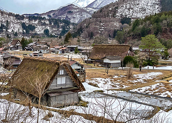 Winter Scene in Shirakawa-go