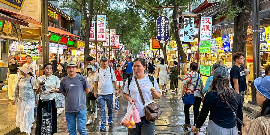Busy Zhangye Road Pedestrian Street