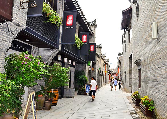 Street in Jingjiang Prince City