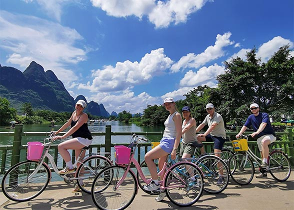 Cycling along the Yulong River
