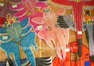 Goldfish-shaped kites