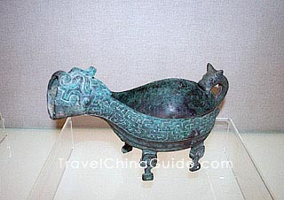 Bronze Yi Vessel 