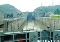 Yangtze ships pass through the permanent ship locks