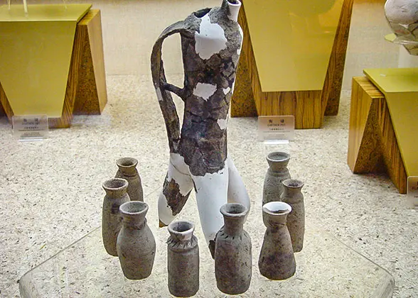 Earthen Wine Vessels