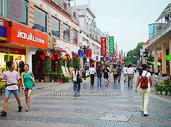 Walking Street on Zhengyang Road in Guilin