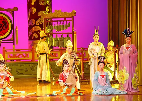 Xi''''an Shining dance costume