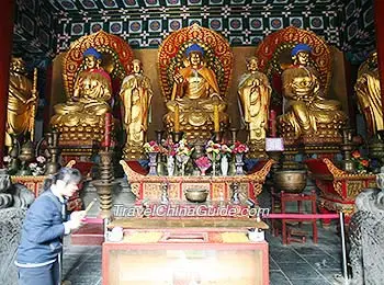 Buddha statues