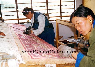 Weaving carpet