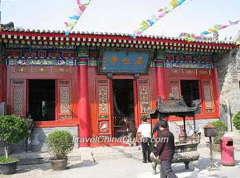 A hall for worshipping Thousand-Hand Boddhisattva