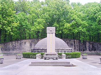 Tomb of Martyr Deng Yanda 