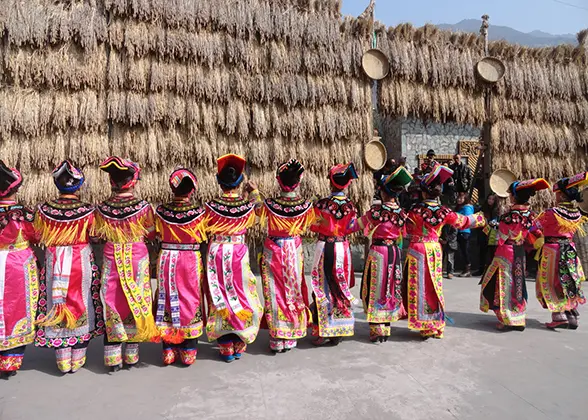 Qiang People Dancing, Songpan