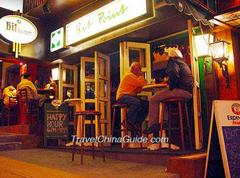 Bars in Lan Kwai Fong 