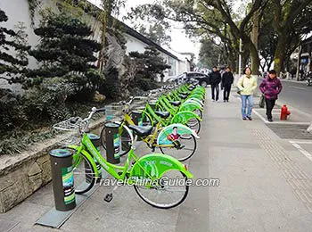 Bicycle parking lot