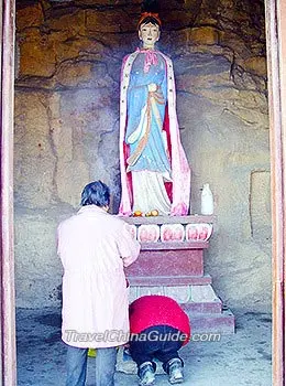 Statue of Meng Jiangnǚ, Jiangnǚ Memorial Temple