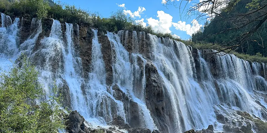 Waterfall in Shuzheng Valley 