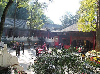 Main Hall of Lingyun Temple 