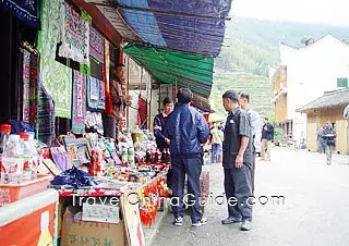 Shopping in Longsheng