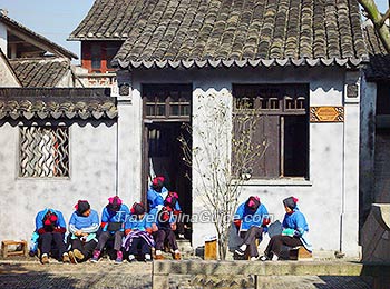 Local residents in the Luzhi Town