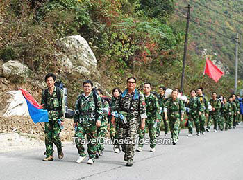 College students march to Taiping Valley.