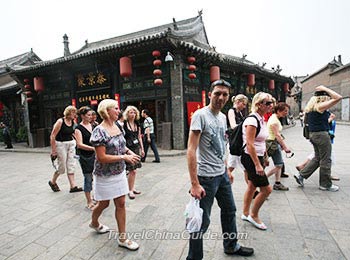 Go around Pingyao Old City on foot