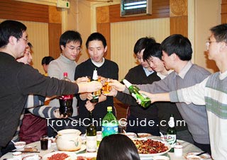 Cheers when dining together in China
