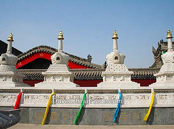 Tibetan Stupas in Guangren Lama Temple 