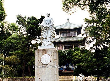 Statue of Qu Yuan, East Lake 