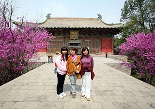 Division managers at Chunyang Palace, Shanxi