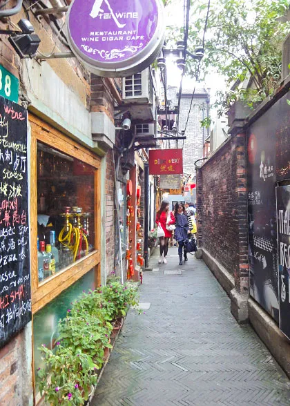 A Italian Restaurant in a Lane