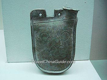 Stirrup-shaped Pot with Engraved Pattern, Liao Dynasty