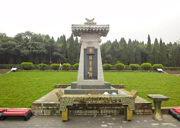 Mausoleum of the First Qin Emperor, Qin Shi Huang Tomb, Xi'an