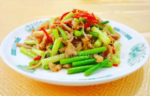 Shredded Pork with Garlic Sprouts Completed