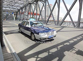 Taxi on Waibaidu Bridge, Shanghai