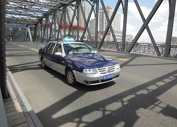 Taxi on Waibaidu Bridge, Shanghai