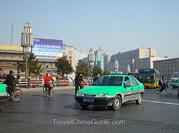  Go to Xi'an Railway Station by Taxi