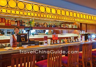 Alcoholic beverage in bar is not included in the price of Yangtze River Cruise.