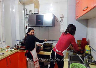 Ms. Menaka Deepak Kulkarni Learn to Cook Chinese Food